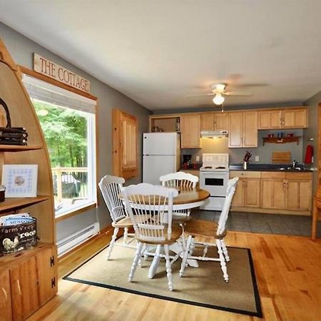 Muskoka Manor Villa Dwight Bagian luar foto