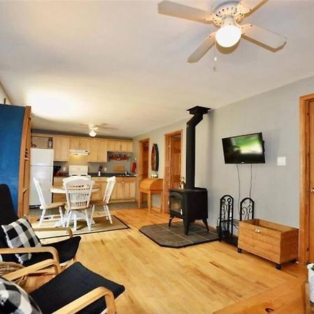 Muskoka Manor Villa Dwight Bagian luar foto