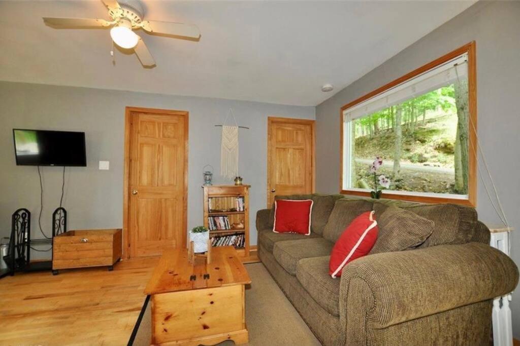 Muskoka Manor Villa Dwight Bagian luar foto