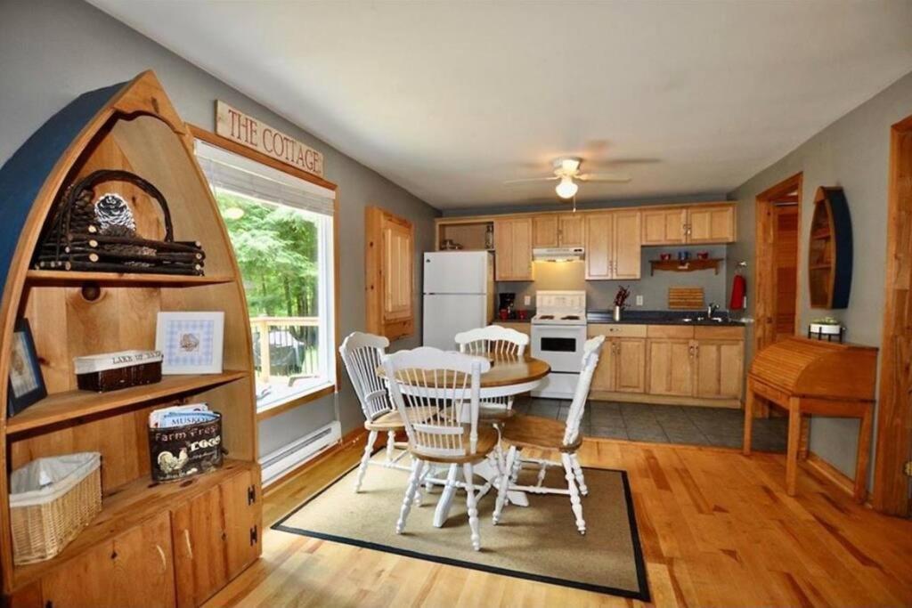 Muskoka Manor Villa Dwight Bagian luar foto
